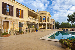 Mallorca Propiedades: Amplia villa de estilo mediterráneo