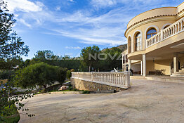 Mallorca Propiedades: Amplia villa de estilo mediterráneo